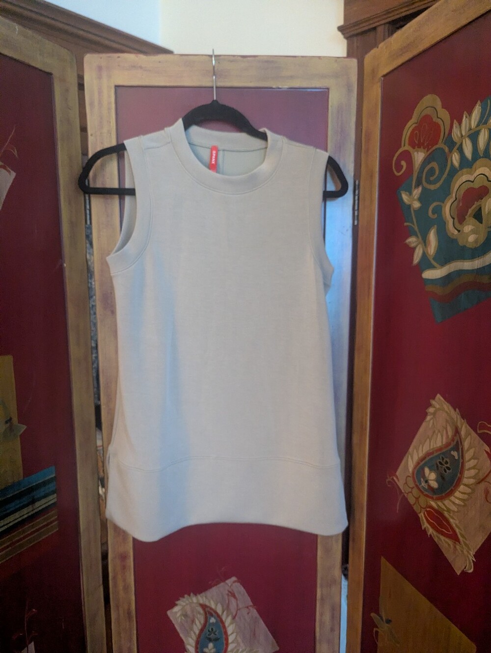 Spanx Tank Top Womens Small Beige Crew Neck Tunic Sleeveless Jersey Relaxed Fit